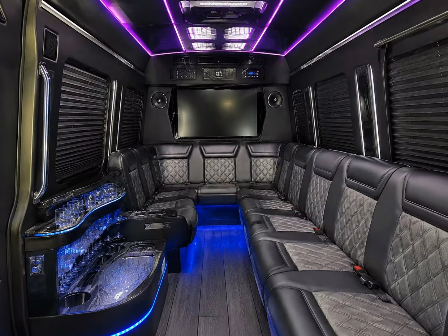 get online pricing for melbourne airport transfers and long distance corporate runs